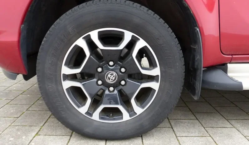 
								Toyota Hilux Double Cab 2.8 D-4D Executive 4×4 complet									