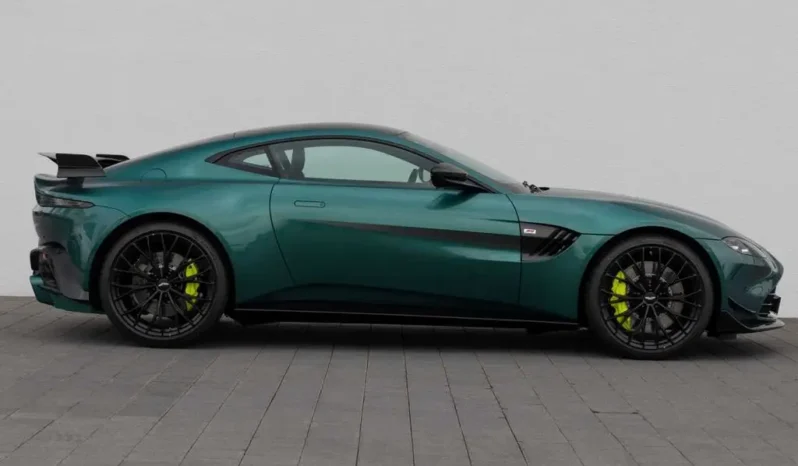 
								Aston Martin V8 Vantage F1 Edition complet									