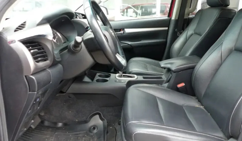 
								Toyota Hilux Double Cab 2.8 D-4D Executive 4×4 complet									