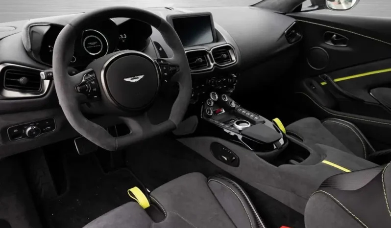 
								Aston Martin V8 Vantage F1 Edition complet									