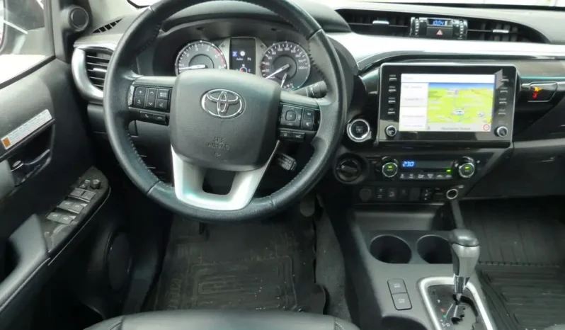 
								Toyota Hilux Double Cab 2.8 D-4D Executive 4×4 complet									